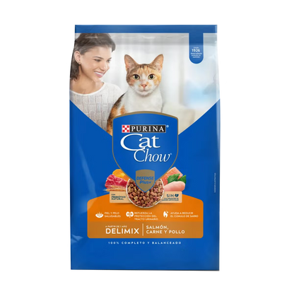 Alimento Cat Chow Delimix para Gatos Adultos Sabor a Salmón, Carne y Pollo